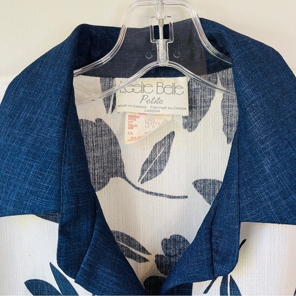 Leslie Belle Petite Navy and White Floral Swing Blazer - Picture 2 of 10